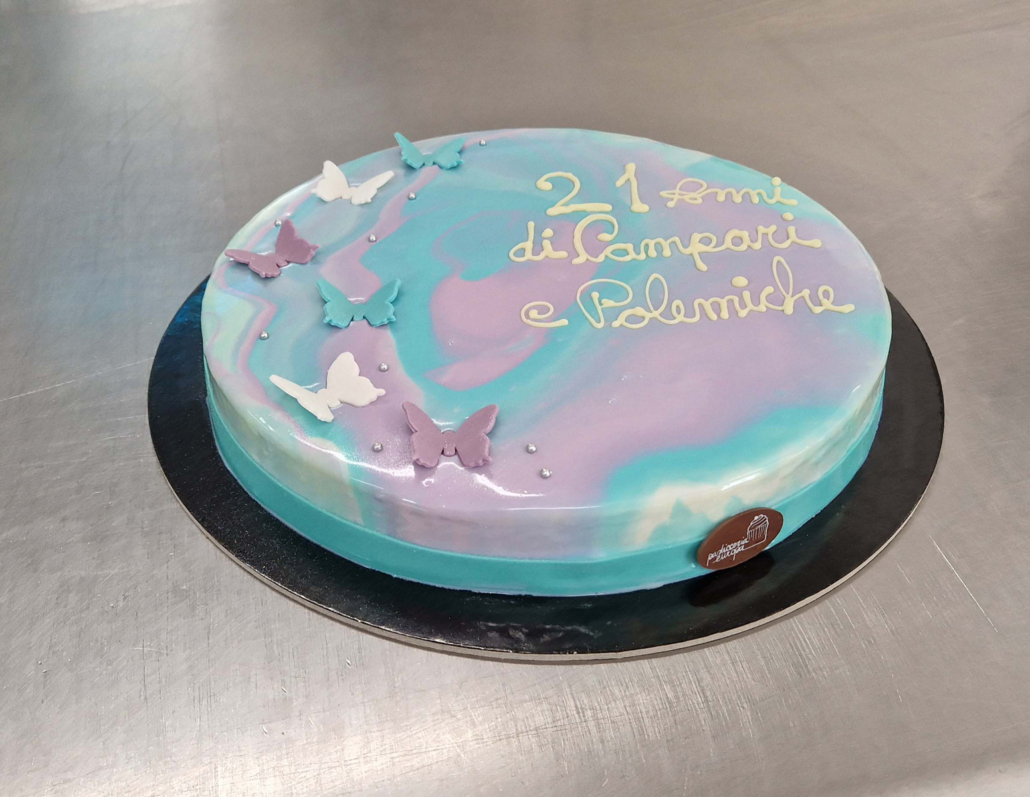 torta personalizzata con glassa a specchio semifreddo